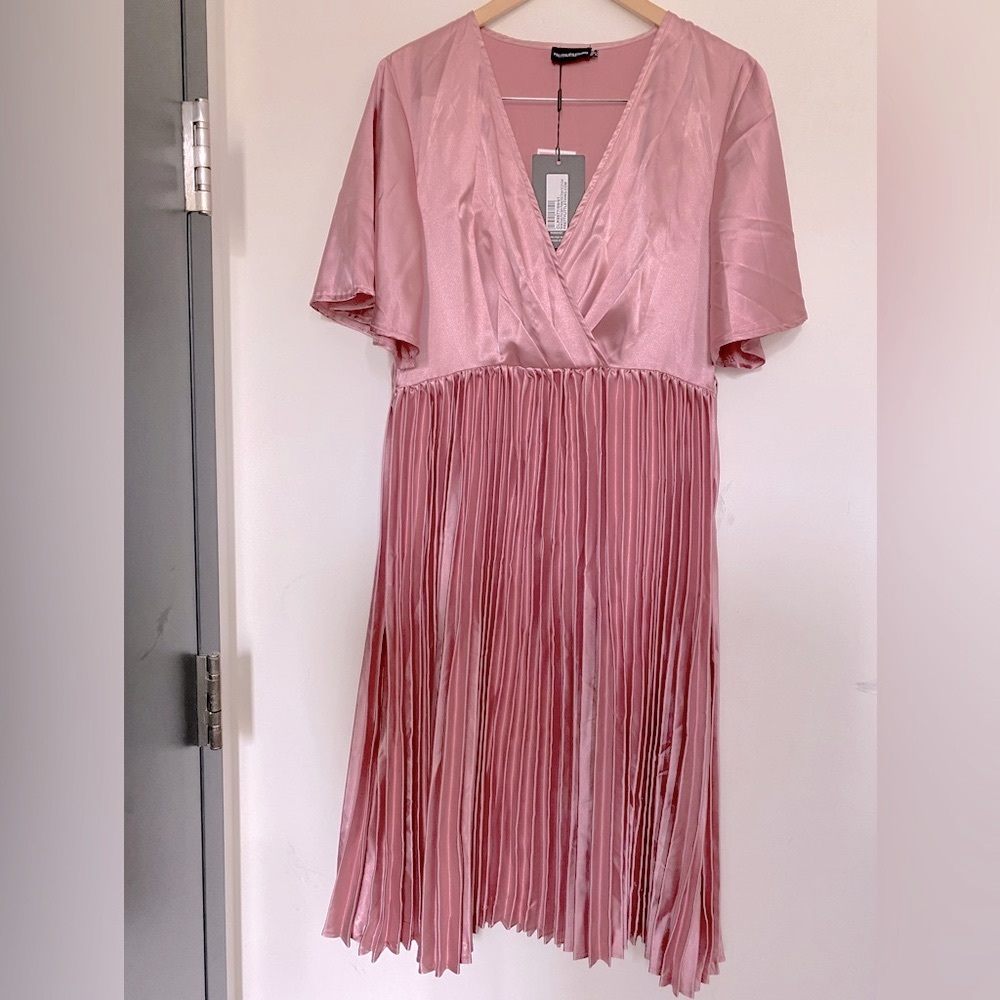 PrettyLittleThing | Satin Pleated Midi Dress